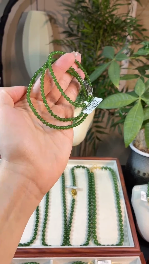 颈饰未镶嵌和田玉（碧玉）4辣阳绿无矿毛衣链