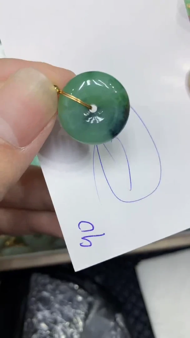 颈饰未镶嵌翡翠缅甸A货翡翠