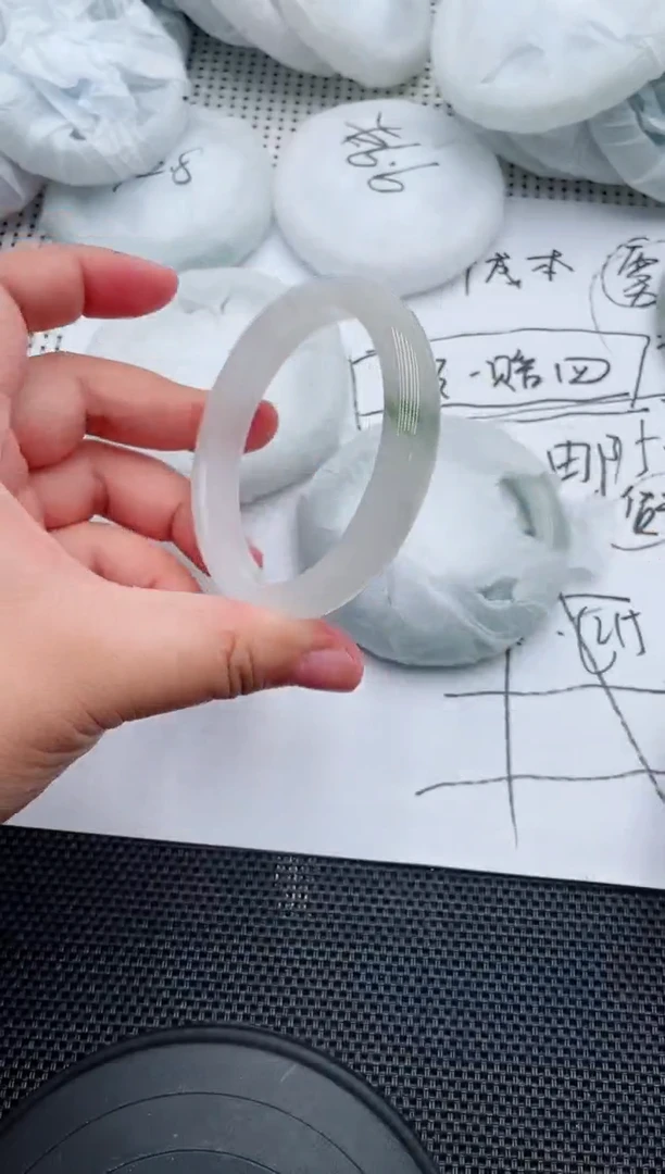 未镶嵌手镯石英质玉130-57-58