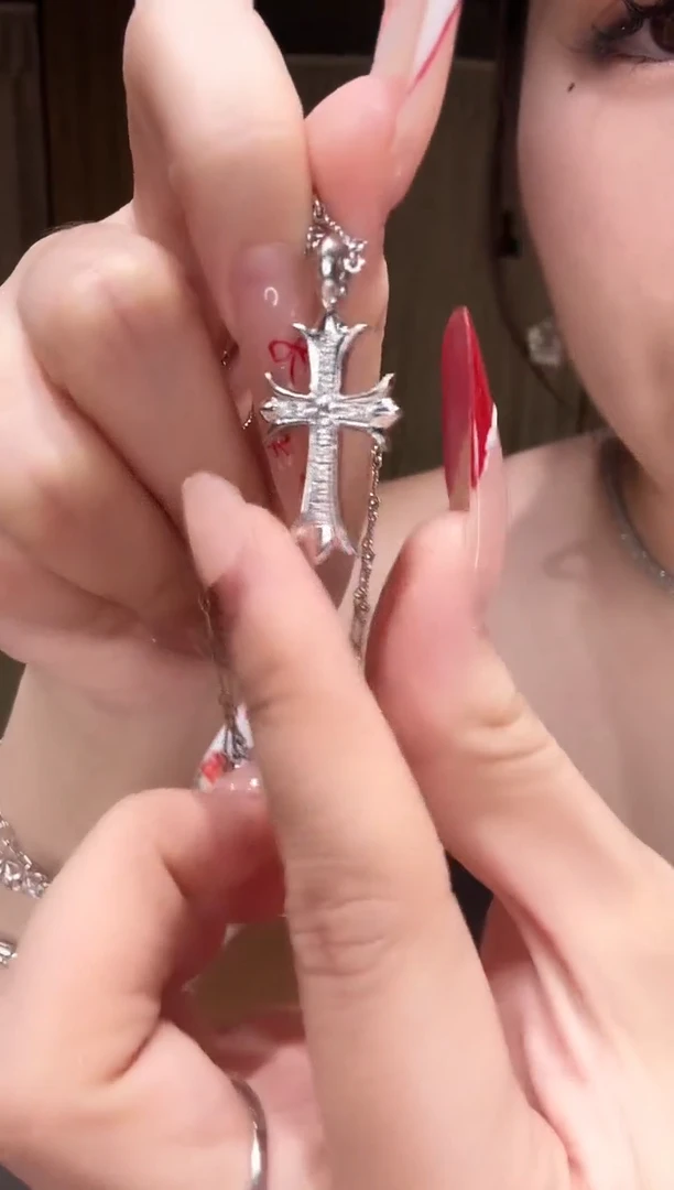 项链铂Pt950镶嵌钻石十字架