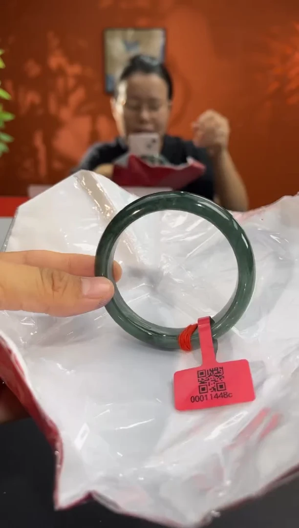 未镶嵌手镯翡翠翡翠手镯（微瑕）