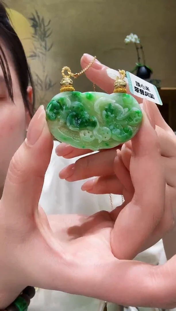 颈饰未镶嵌翡翠吊坠