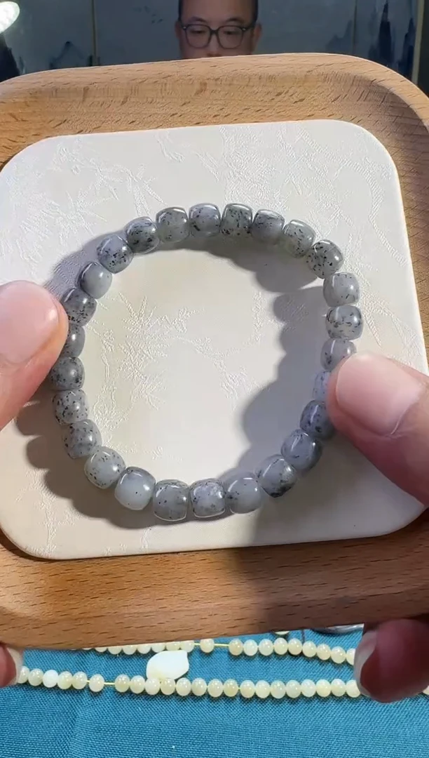 未镶嵌手串和田玉