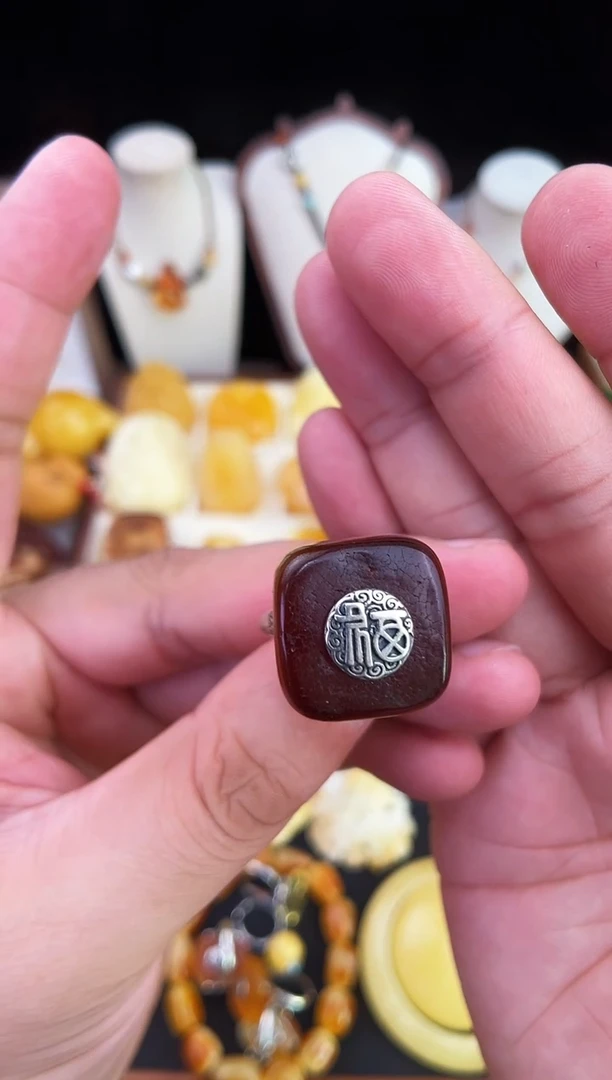 琥珀未镶嵌珠宝奇石柒月