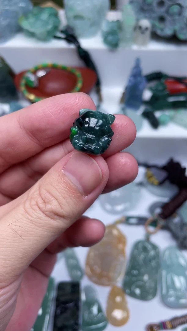 【闪购商品】翡翠摆件未镶嵌九尾狐
