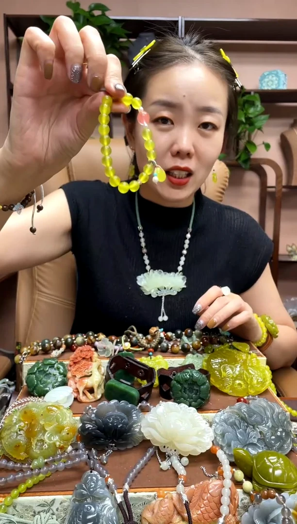 未镶嵌岫玉吊坠多样性发货发其中之一