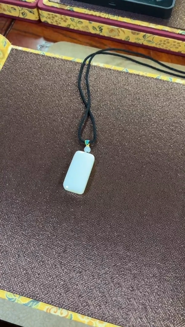 颈饰未镶嵌和田玉和田玉挂坠