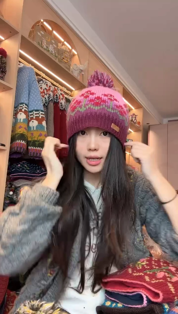 羊毛紫色海棠花帽