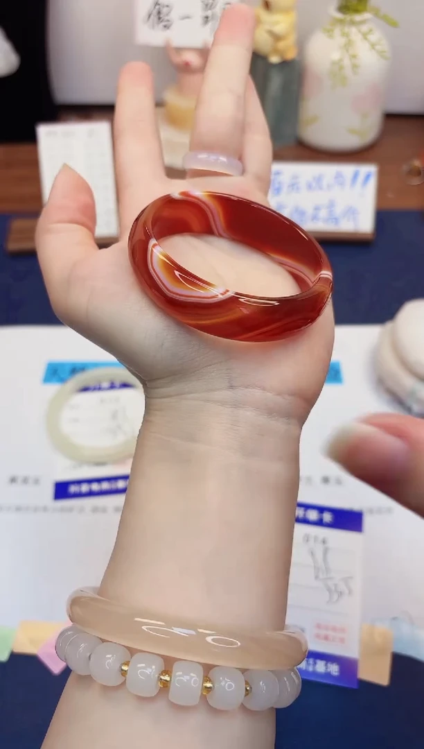 【闪购商品】石英质玉手镯未镶嵌14-玛瑙-圈口53