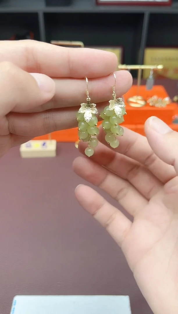 东陵石银S925镶嵌耳饰229000