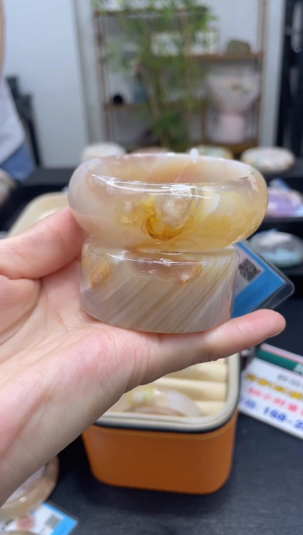 石英质玉手镯未镶嵌A11(57圈赠送镯心)