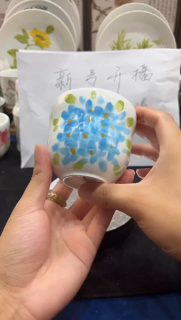 瓷片景德镇手工手绘高温釉下高白泥蓝绣球葫芦杯