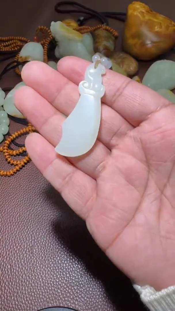 未镶嵌和田玉挂件和田玉