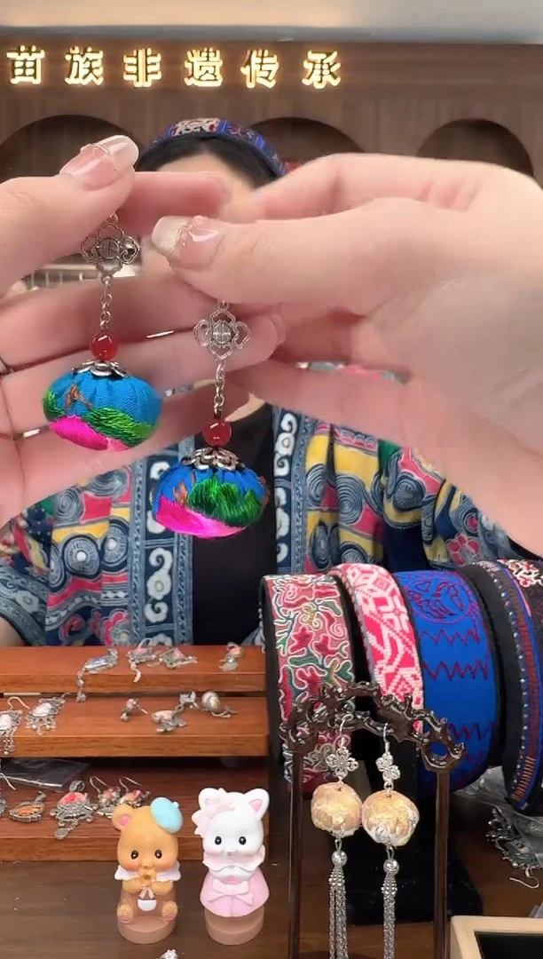 【闪购商品】织绣扶光苗绣传承130