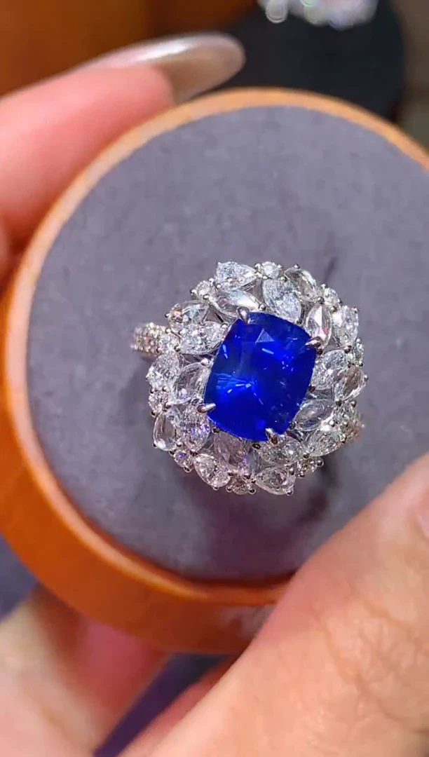 蓝宝石戒指18K金镶嵌3.32CT