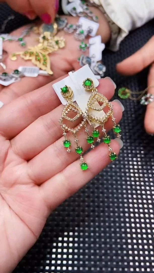 【闪购商品】翡翠耳饰未镶嵌11111111