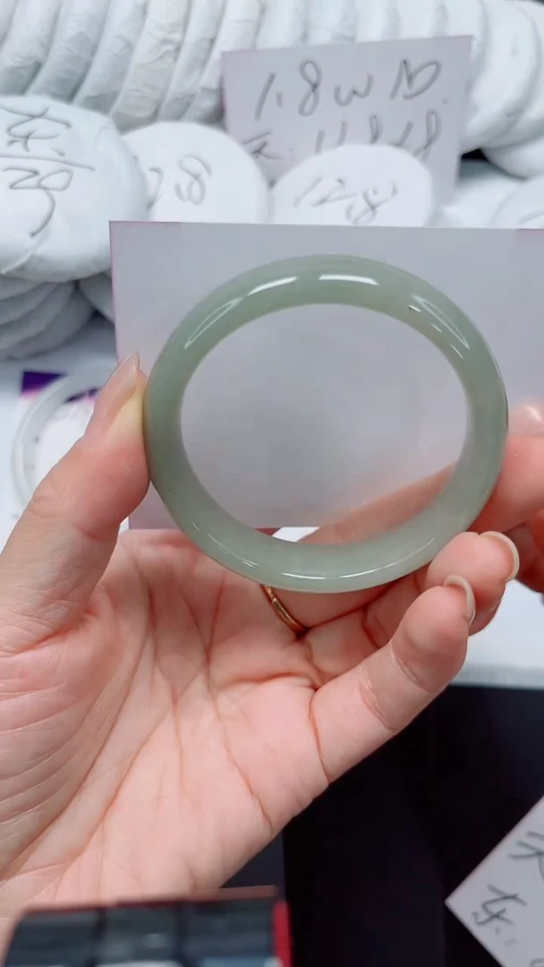 未镶嵌手镯石英质玉225-55.6