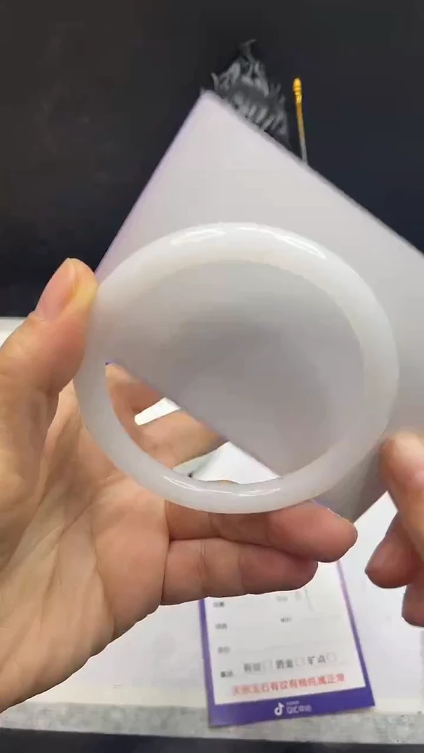 未镶嵌手镯石英质玉2