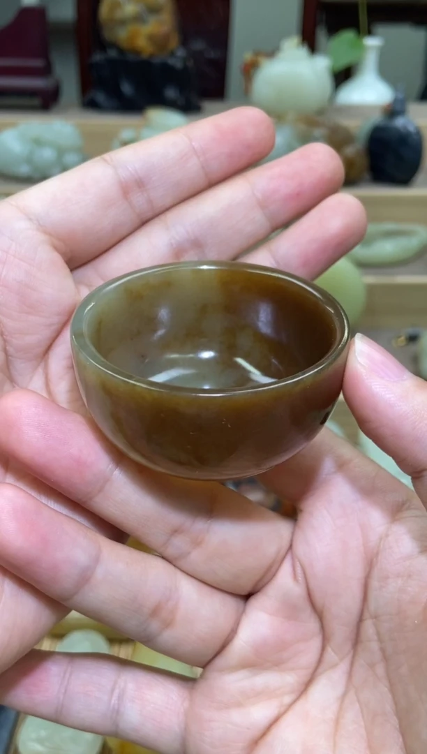 未镶嵌和田玉把件新疆和田玉若羌主人杯手把件