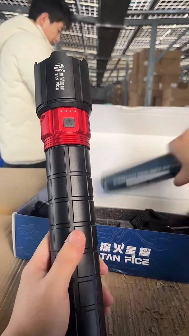 【福利微瑕】F2巨无霸手电筒四色激光炮-超大电池