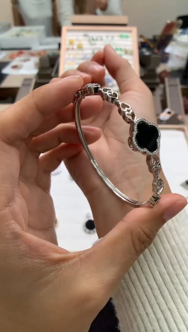 颈饰银S925镶嵌翡翠墨翠手镯