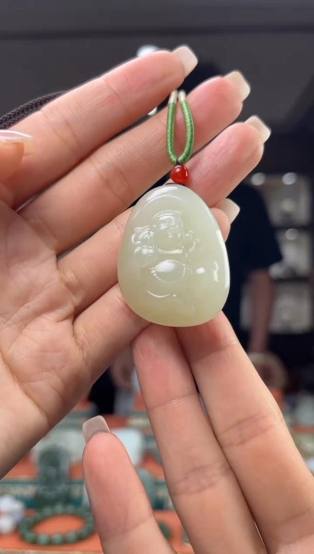 和田玉未镶嵌颈饰佩佩