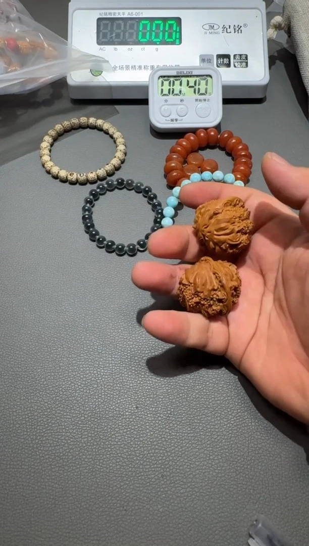 文玩核桃吊坠雕刻核桃