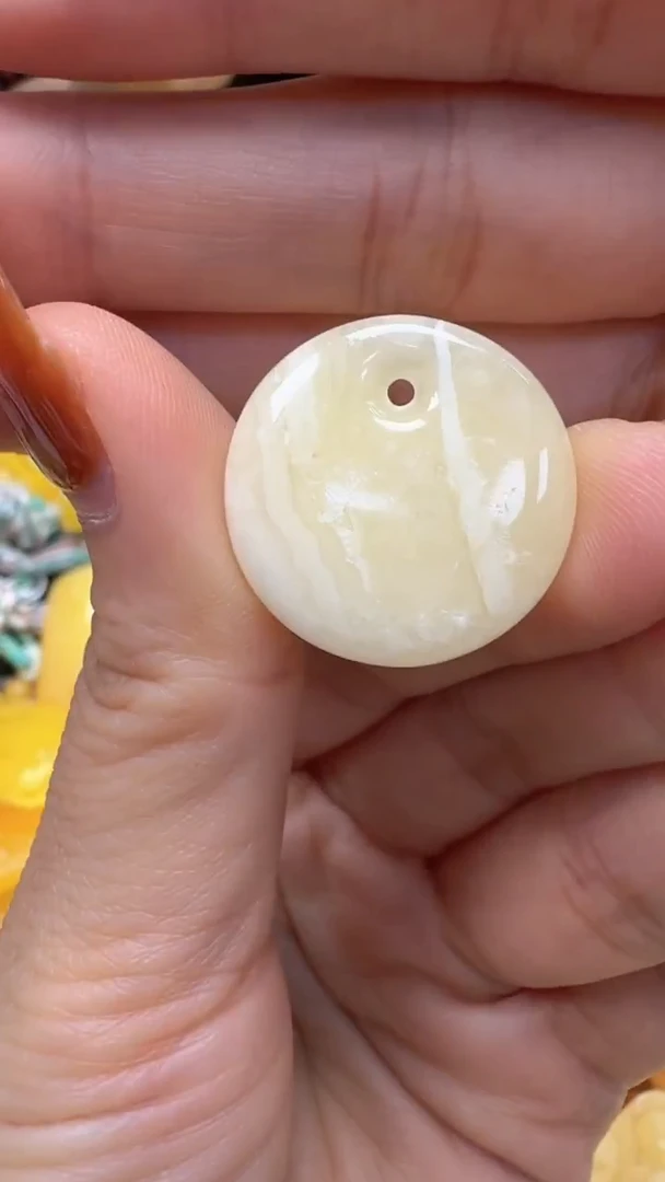 裸石琥珀未镶嵌如图