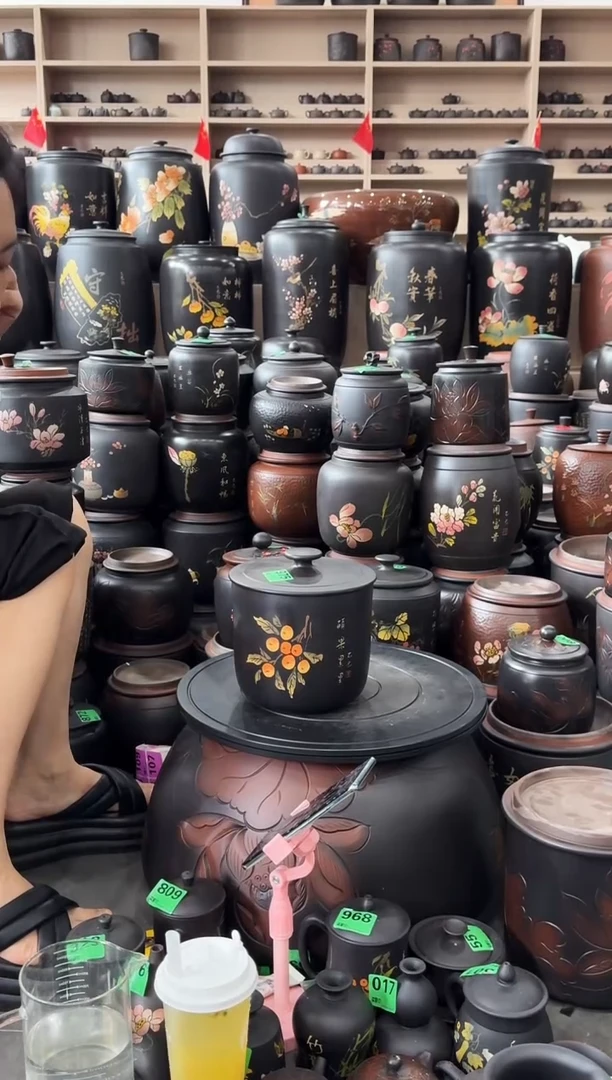 罐瑕疵茶叶罐  彩填 小五饼 975