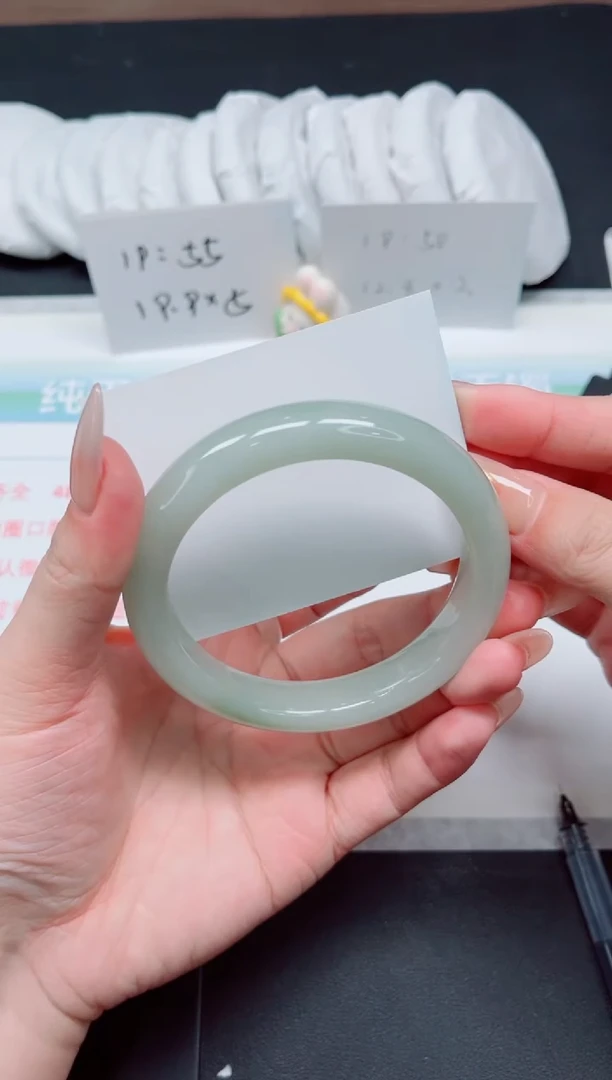【闪购商品】石英质玉手镯未镶嵌326-64.3