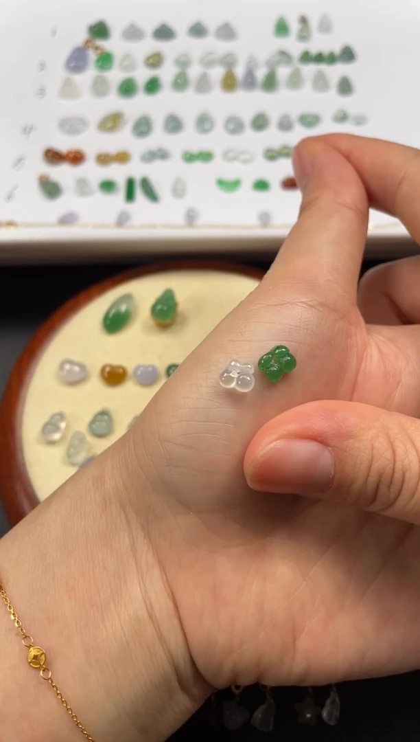 吊坠(不含链)18K金镶嵌翡翠2个JK716