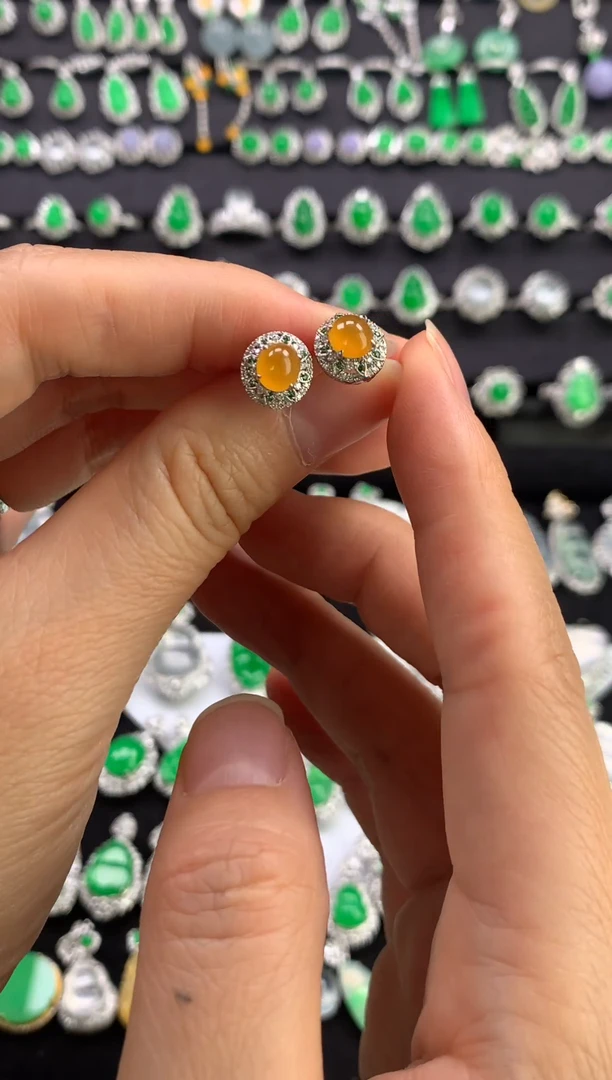 18K金镶嵌翡翠耳饰1