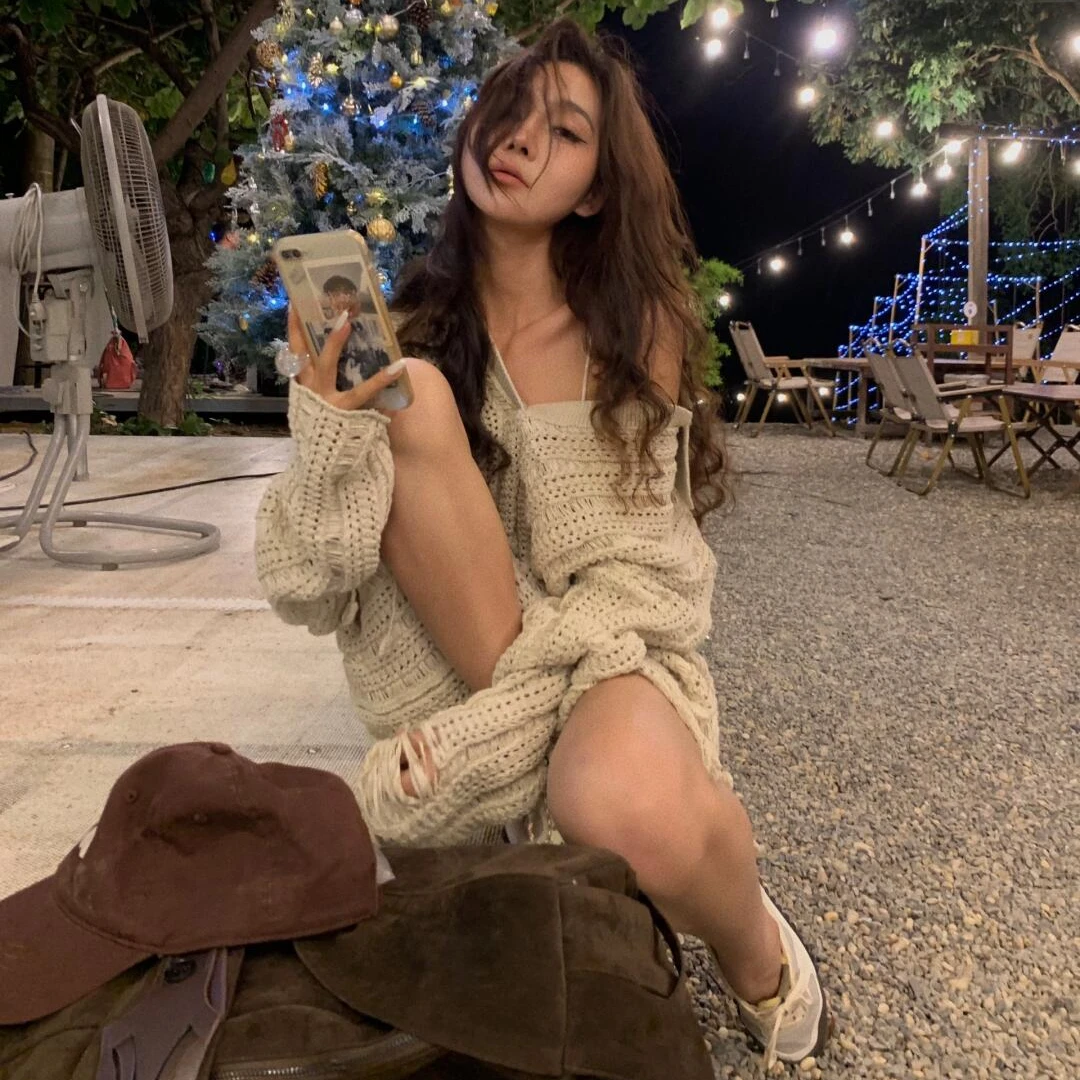 秋冬季时尚新款韩系设计感慵懒风小众宽松显瘦气质复古针织上衣女