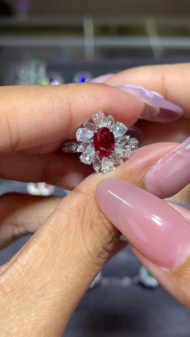 18K金镶嵌戒指红宝石1.04CT