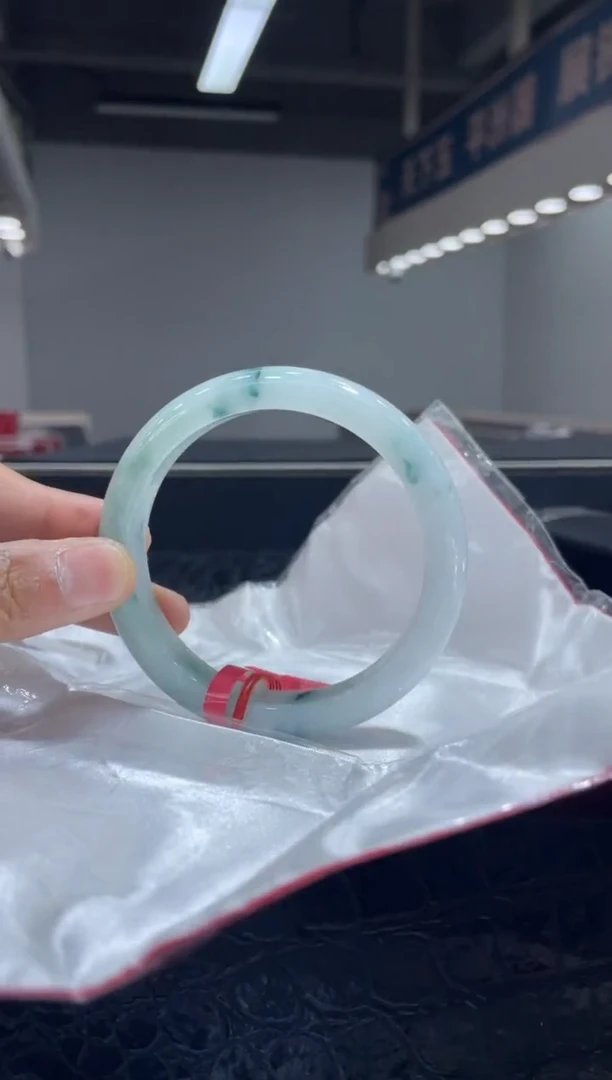 未镶嵌手镯翡翠3