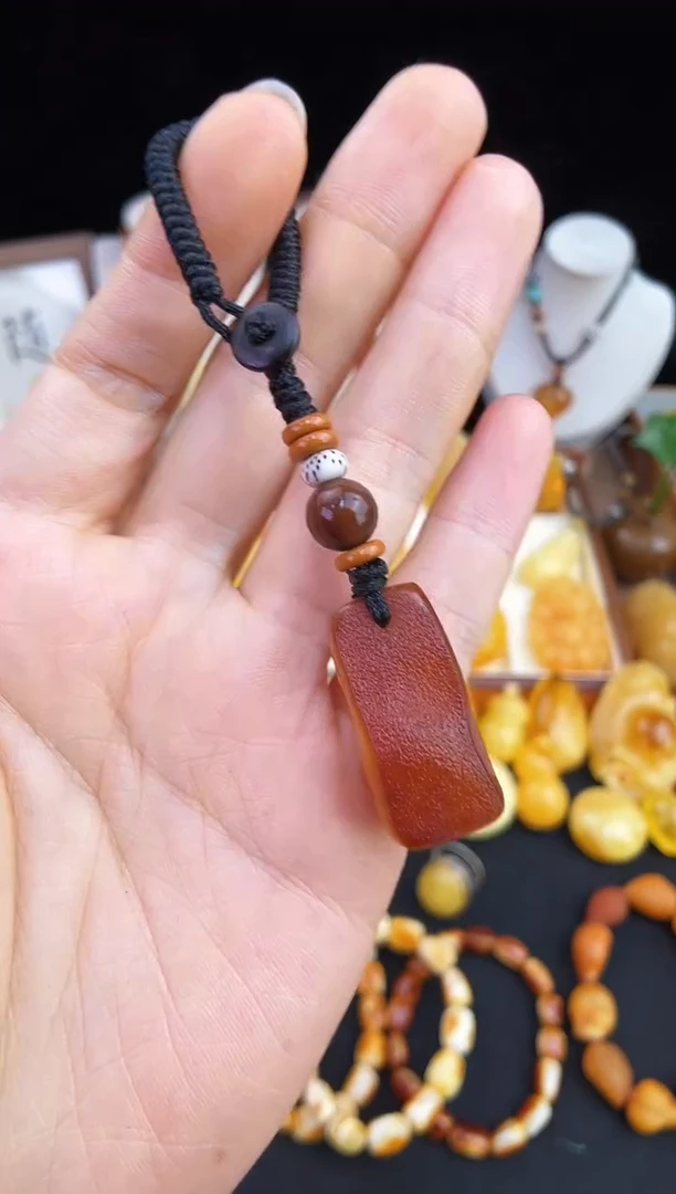 未镶嵌琥珀珠宝奇石柒月