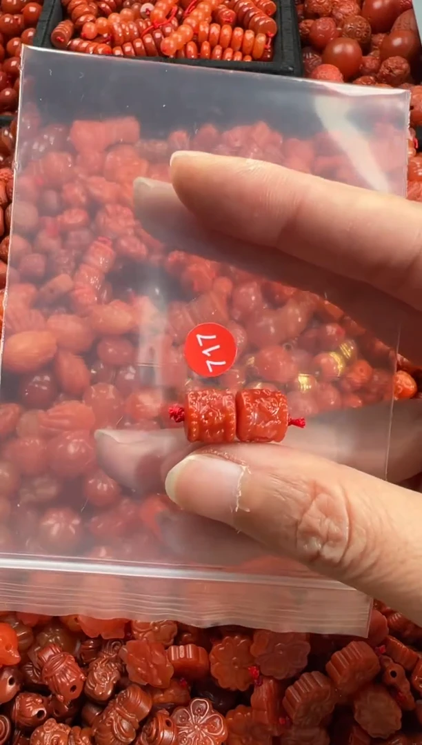 【闪购商品】南红玛瑙未镶嵌颈饰1