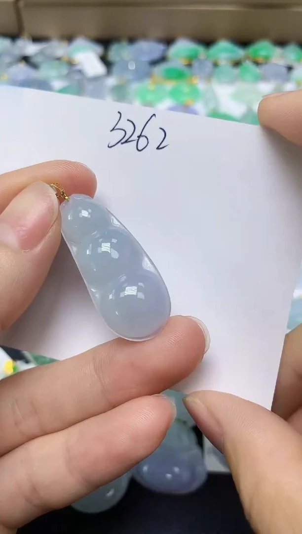 翡翠18K金镶嵌颈饰 天然缅甸翡翠A货