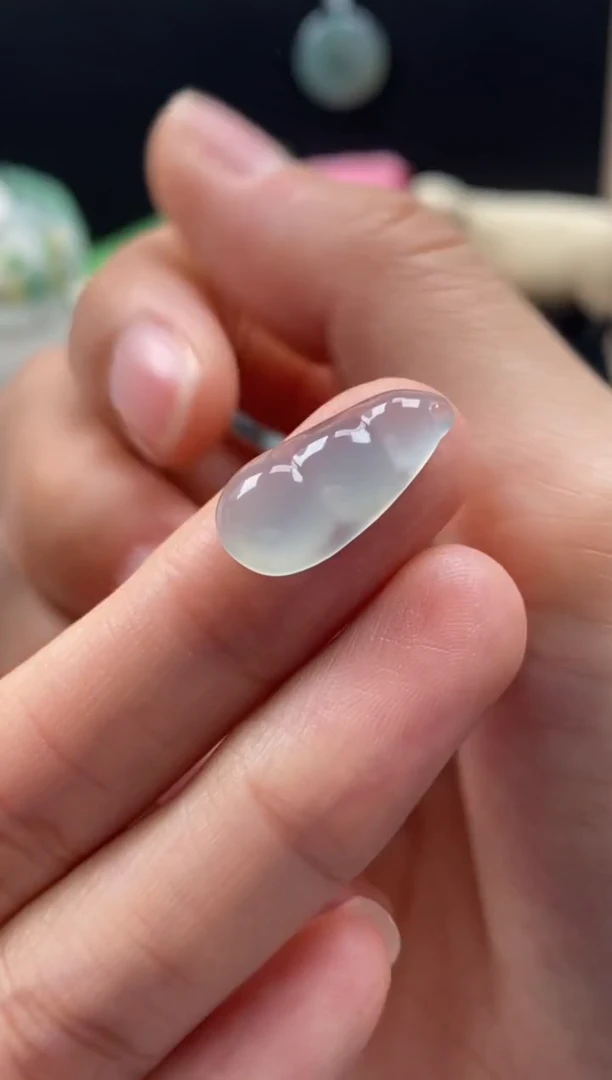 【闪购商品】翡翠颈饰未镶嵌翡翠冰晴福豆