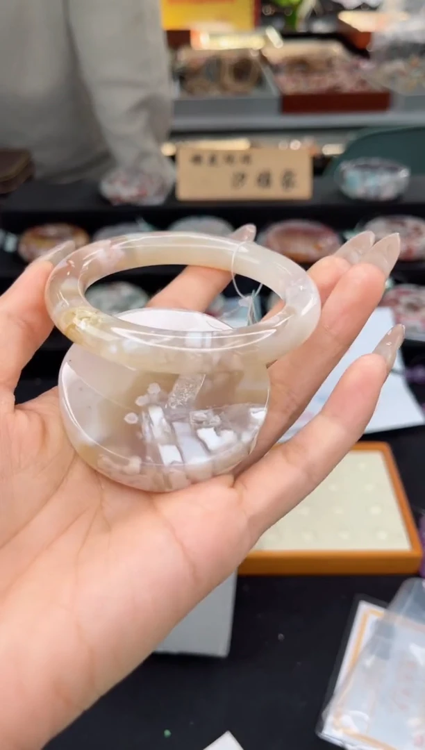 【闪购商品】石英质玉手镯未镶嵌58圈口（不退不换）1507759