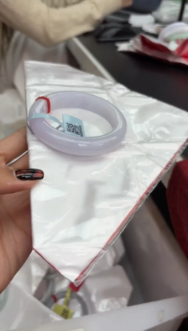 未镶嵌手镯翡翠故****笑翡翠手镯