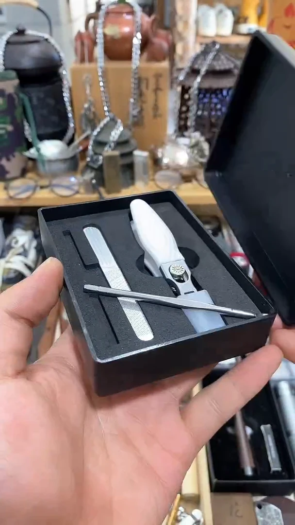 瓷片闪购商品  如图所示