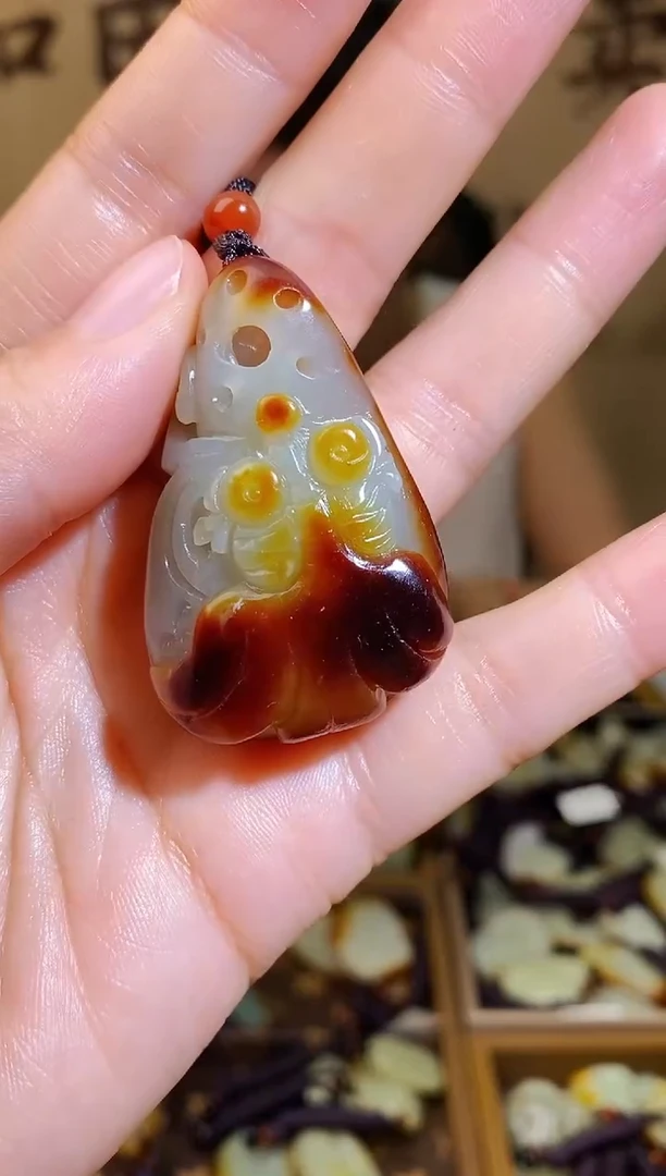 和田玉未镶嵌颈饰1