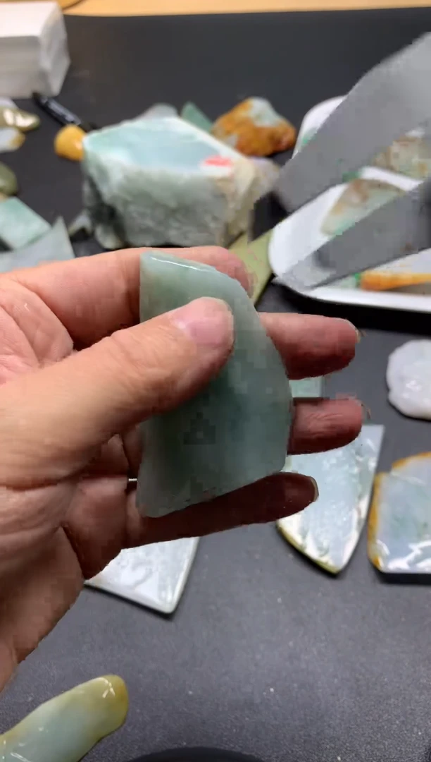 【闪购商品】翡翠颈饰未镶嵌天然货翡翠A货