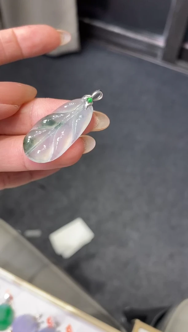 翡翠18K金镶嵌吊坠(不含链)叶子