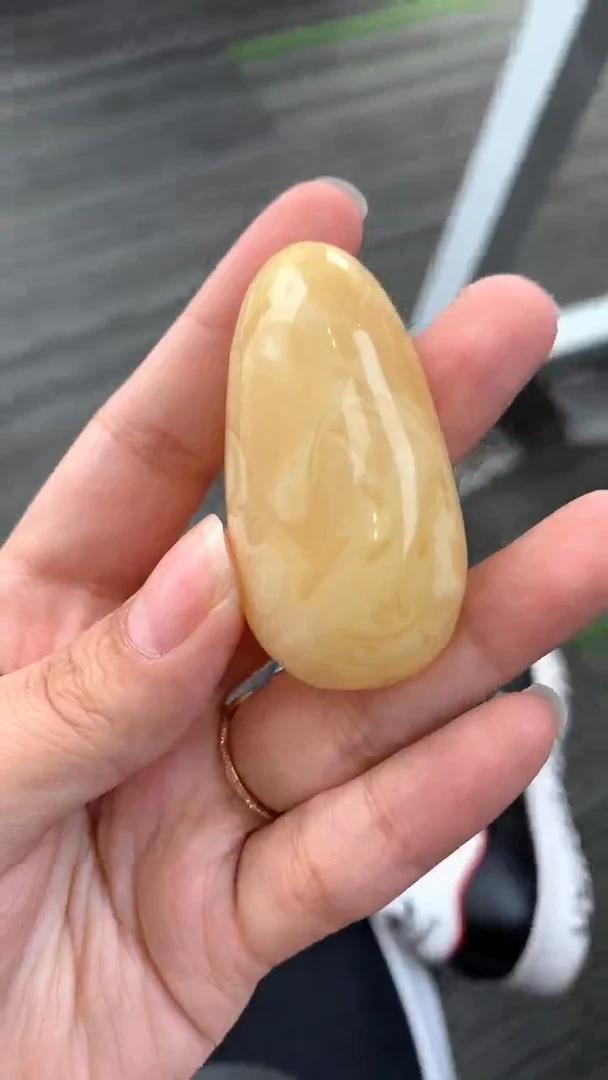 【闪购商品】琥珀珠宝奇石未镶嵌068琥珀蜜蜡 花粉小坑