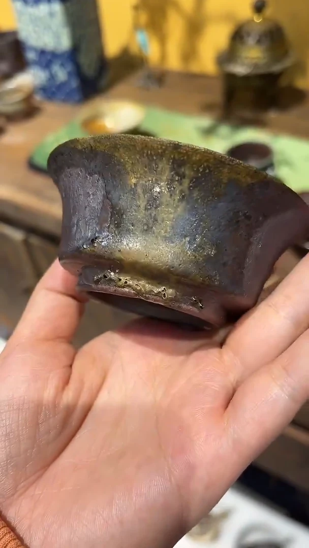 杯207号容量60-80ML红珍珠泥 有小气泡