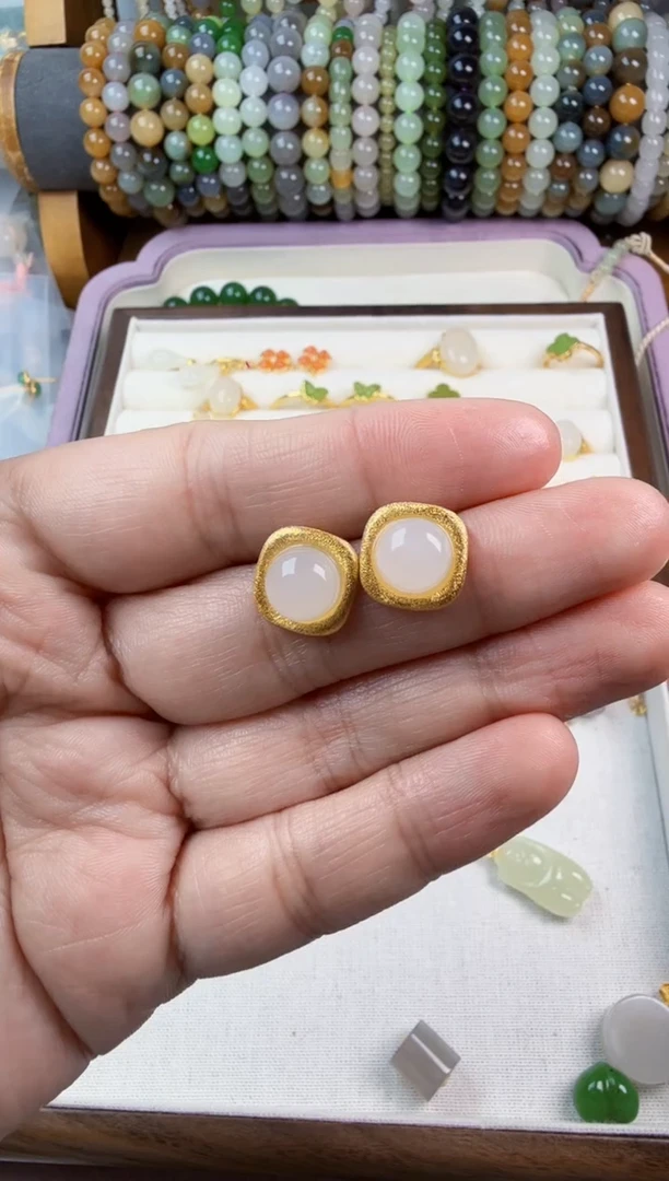 银S925镶嵌和田玉耳饰红**?耳钉