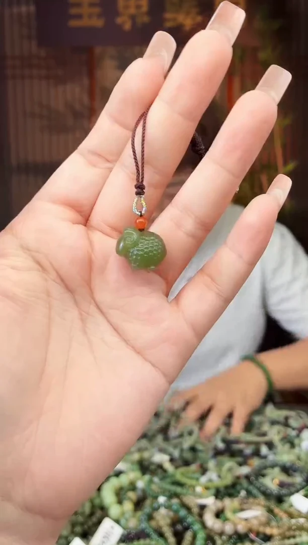 和田玉未镶嵌颈饰拍一发一