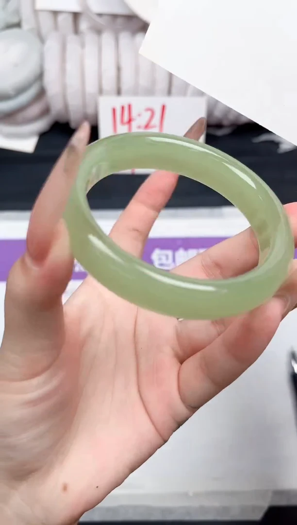 未镶嵌手镯石英质玉4-59